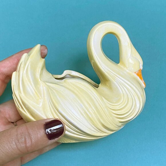 Beautiful Small Yellow Ceramic Vintage Swan Bowl - Swan Planter - Farmhouse - Picture 4 of 8